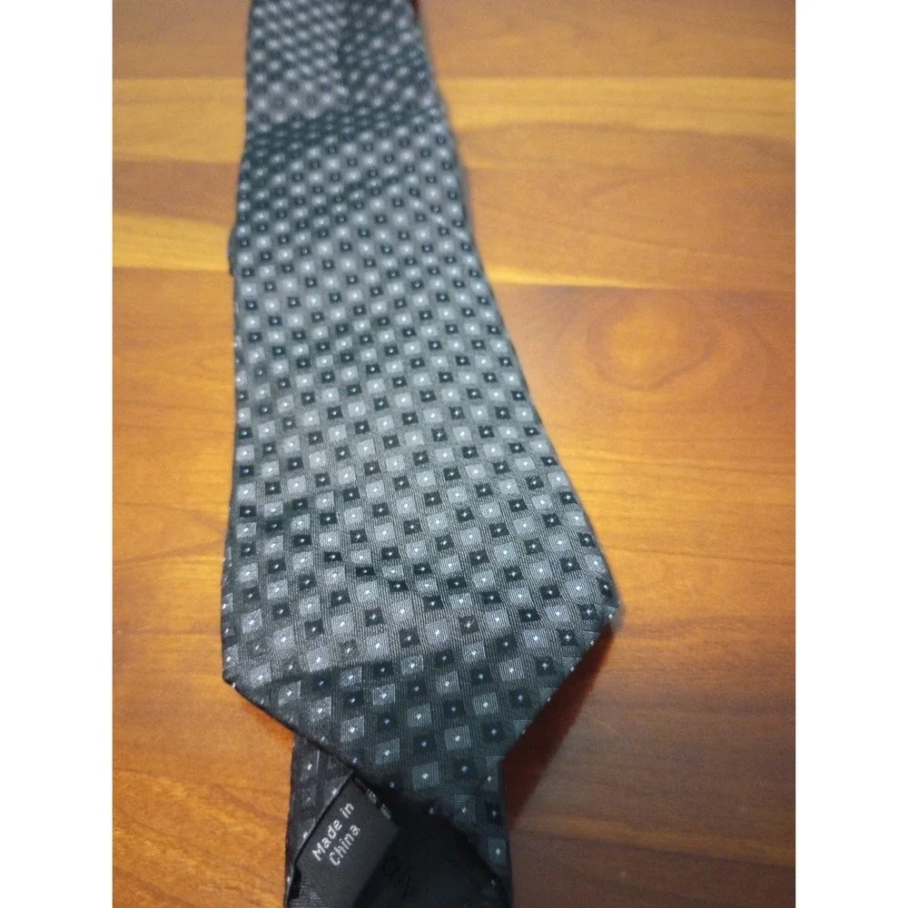 Calvin Klein Silk Men's Neck Tie 59 inches‎ long